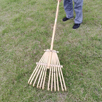 Handmade Bamboo Rake 1.40m 12 Tines for dry leaves sweeping and garden cleaning Natural Garden Rakes